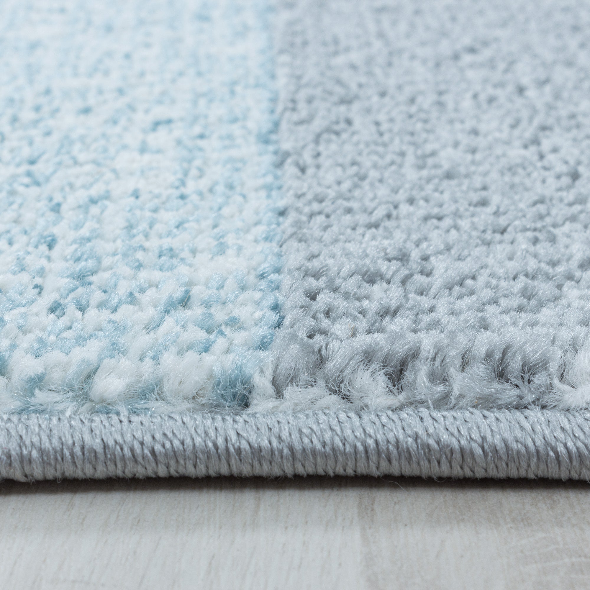 Kurzflor Design Teppich Wohnzimmerteppich Zipcode Muster Rechtecke Soft Blau
