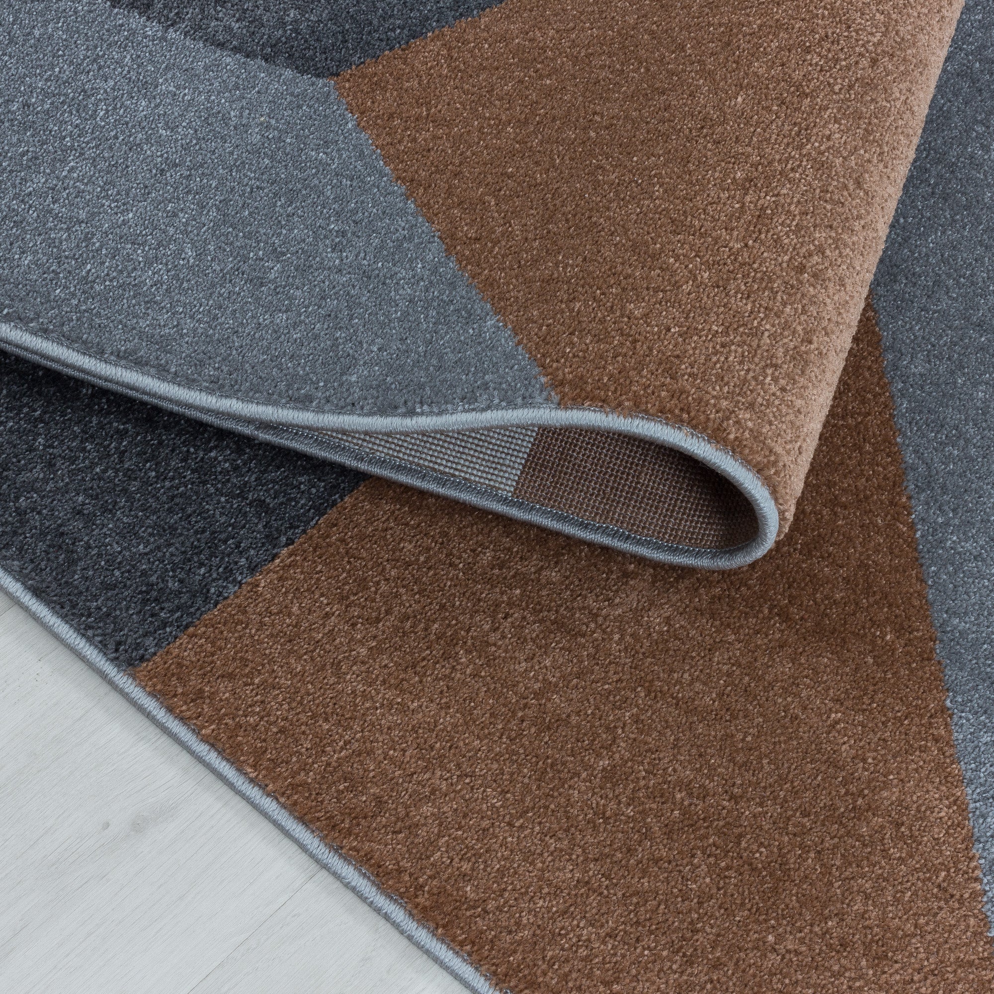 Kurzflor Teppich Terra Grau Muster Geometrisch Modern Wohnzimmerteppich Weich