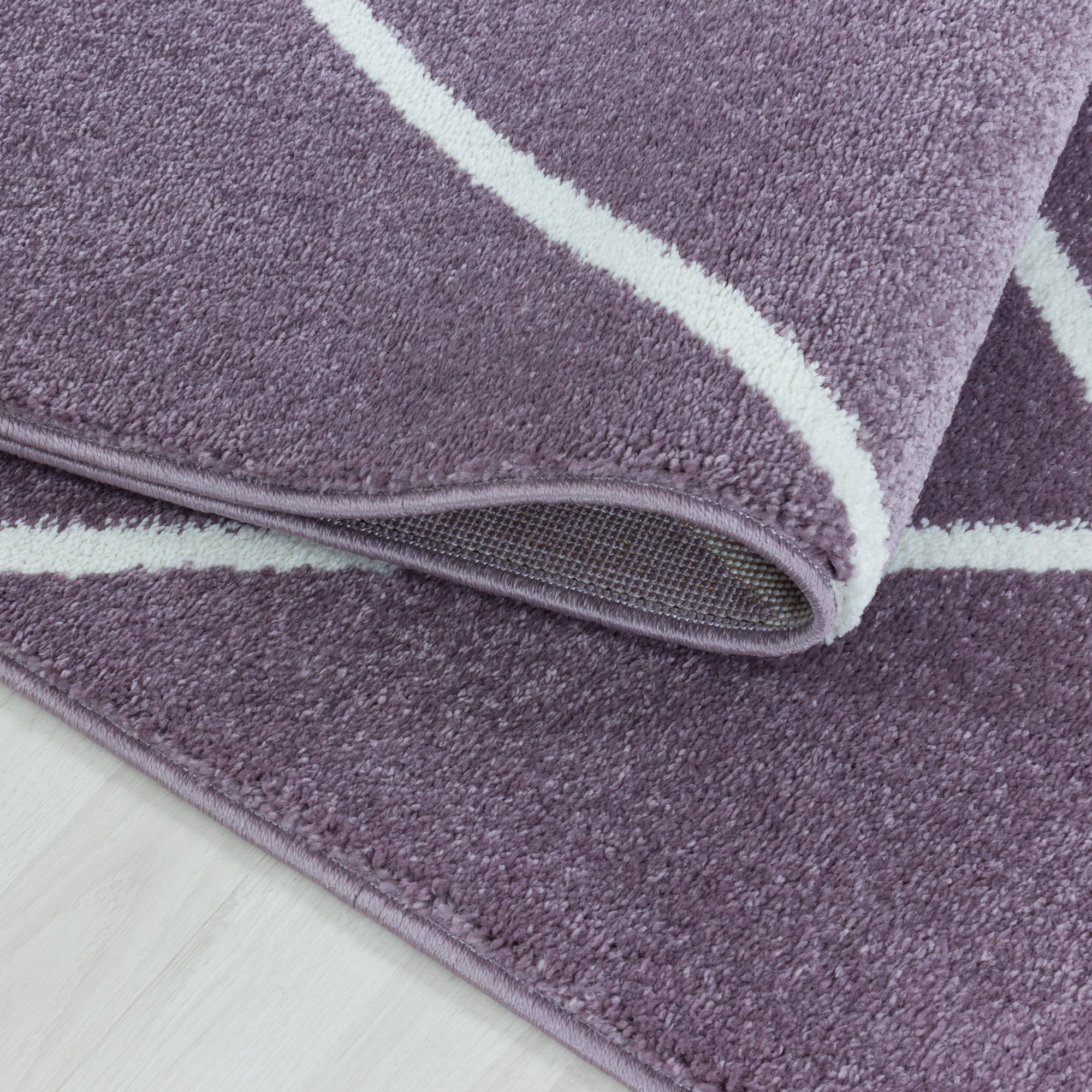 Kurzflor Teppich Lila Design Raute Modern Linien Wohnzimmerteppich Unifarben